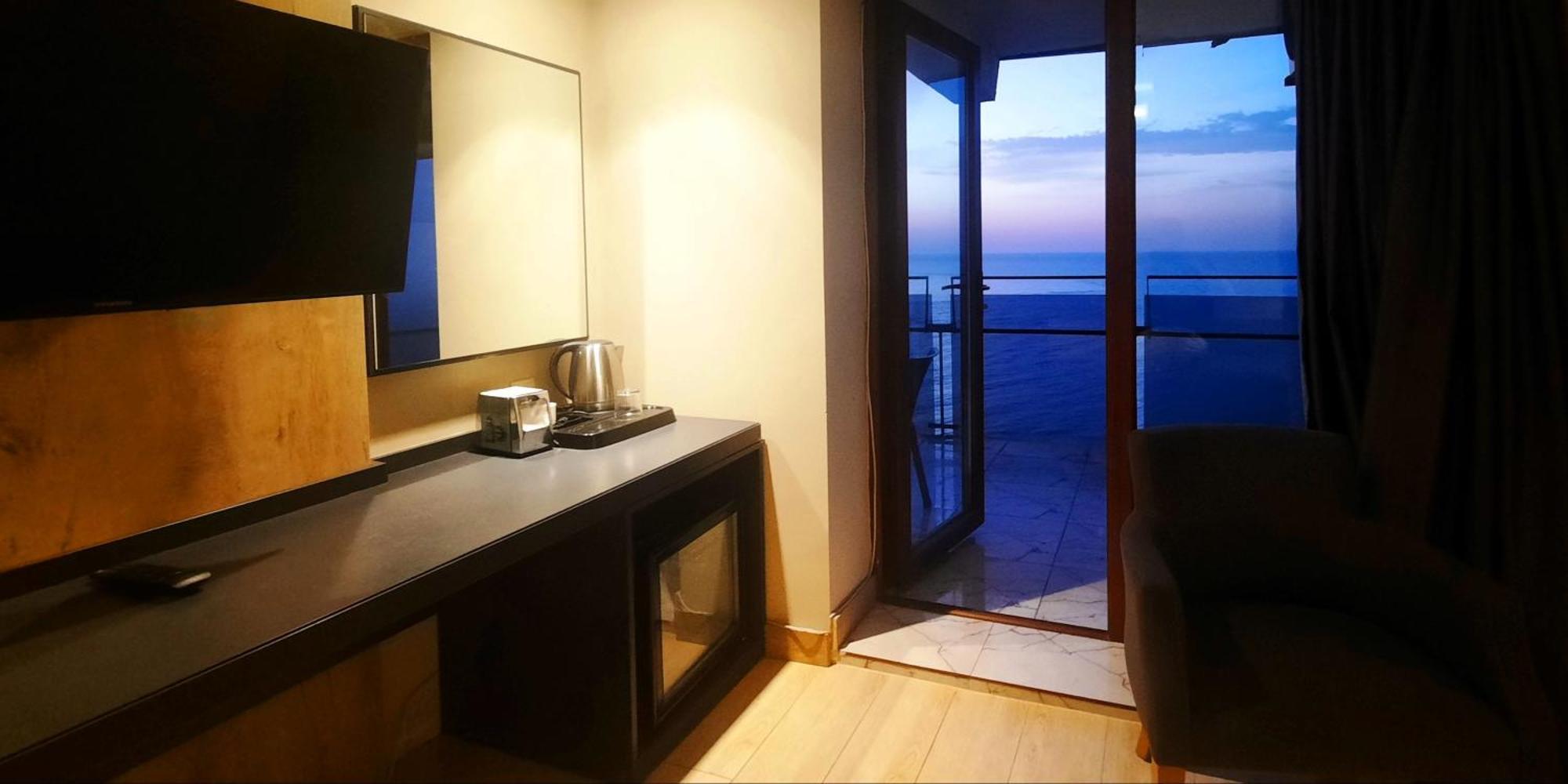 באטומי Ashtal Beach Hotel מראה חיצוני תמונה
