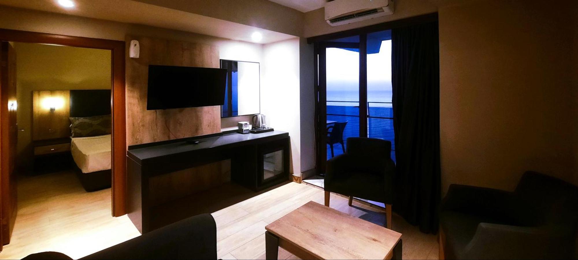 באטומי Ashtal Beach Hotel מראה חיצוני תמונה