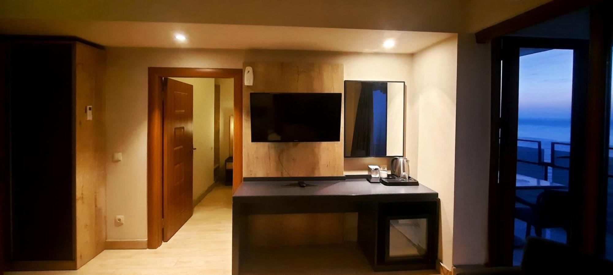 באטומי Ashtal Beach Hotel מראה חיצוני תמונה